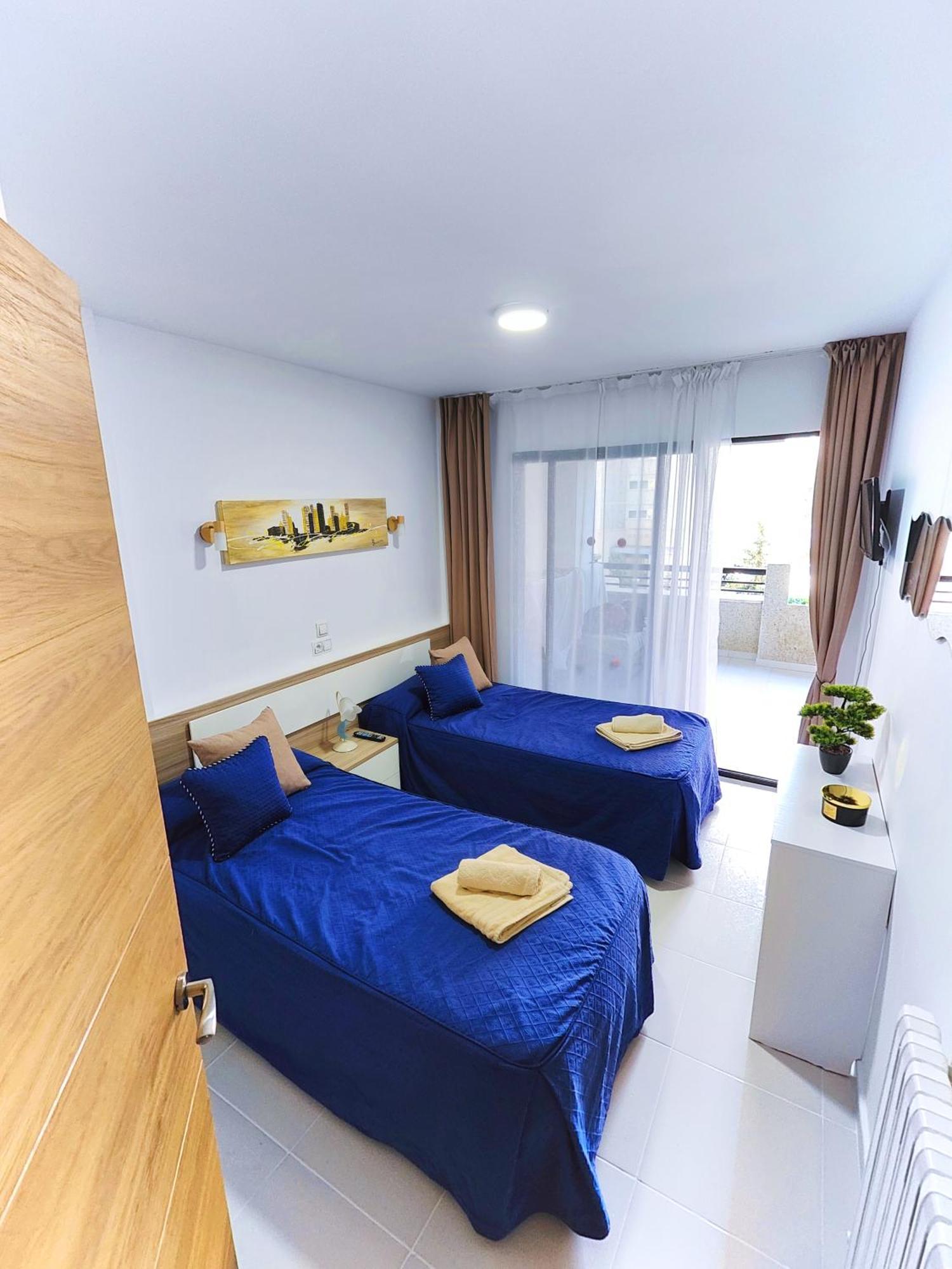 Playa Levante Lux Mar Бенидорм Екстериор снимка