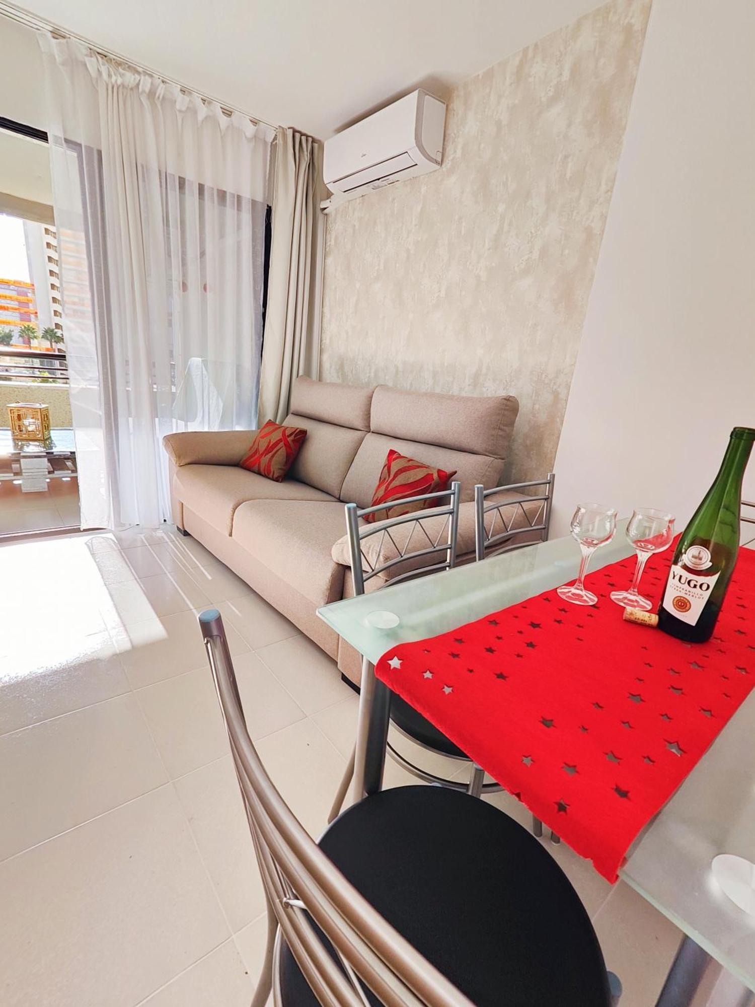 Playa Levante Lux Mar Бенидорм Екстериор снимка
