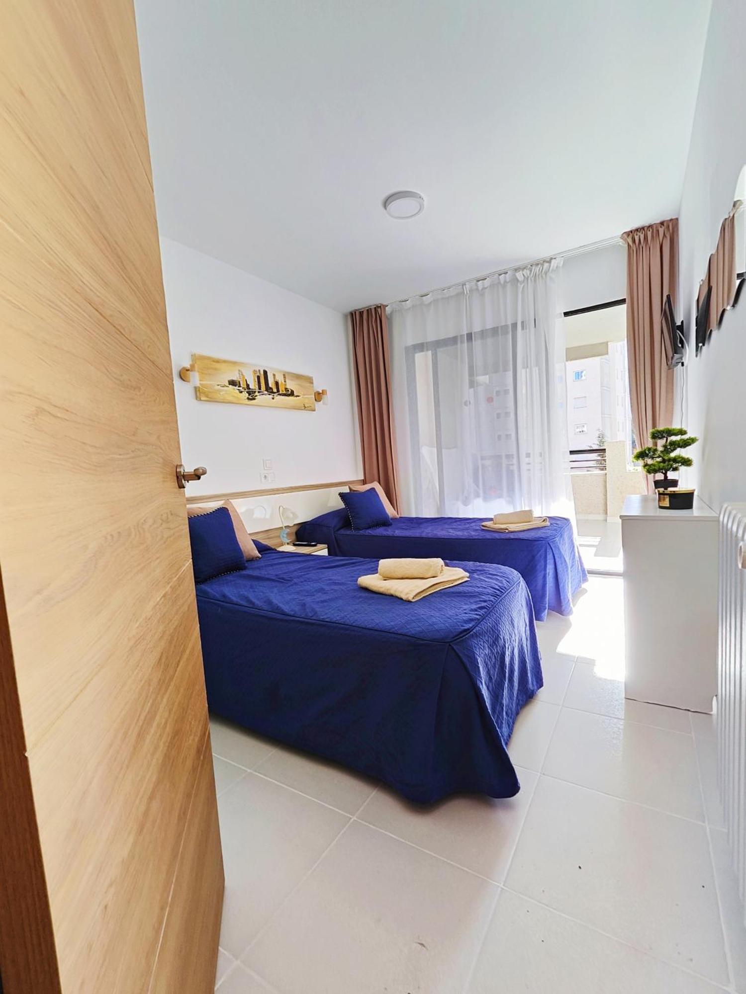 Playa Levante Lux Mar Бенидорм Екстериор снимка